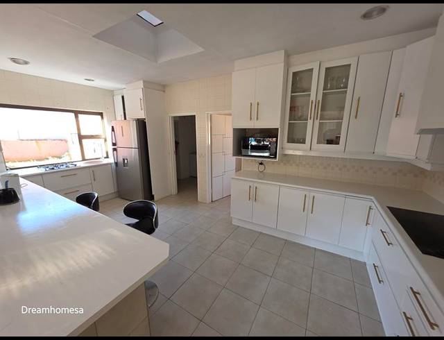 5 BEDROOM PROPERTY TO RENT IN BRYANSTON